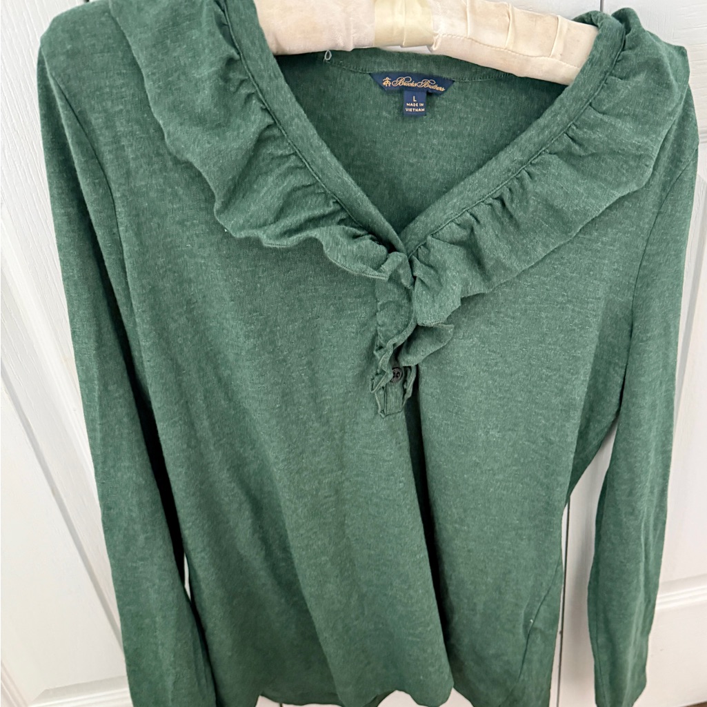 Chic Forest Green Ruffled Long Sleeve Ladies Brook Brothers Top.